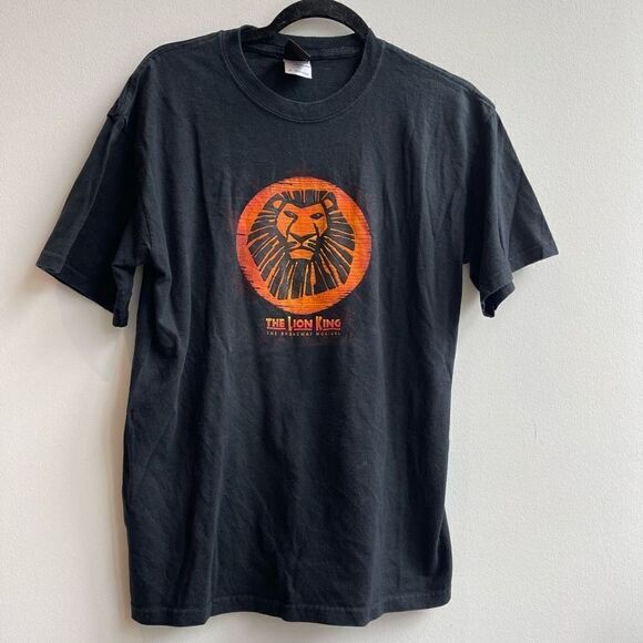 Disney The Lion King the Musical New York Men's Graphic Tee Short Sleeve T-Shirt - Picture 1 of 7